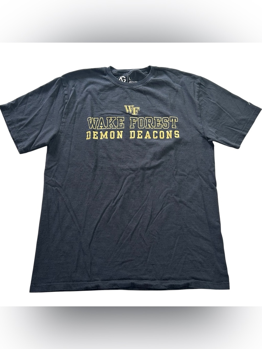 Wake Forest University Demon Deacons Men’s L T-Shirt Alta Gracia Black Spellout